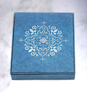 Reise- & Hausaltar aus handgeschöpftem Papier - blau mit Silberdruck