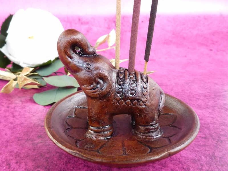 Elefant auf Lotus Räucherhalter für dicke und dünne Stäbchen