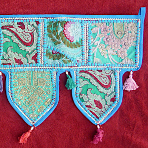 Preview: Thoran Türbehangtürkis-blau mit Pailetten und bunten Stickereien