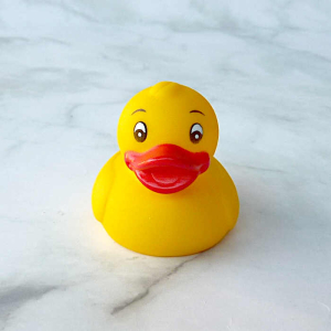 gelbe Badeente Gummiente Quietscheente Badespielzeug