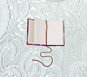 Notizbuch mit Baumwolleinband, Blumenmuster weinrot