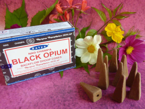 Black Opium  Wasserfall Räucherkegel Rückfluss Satya