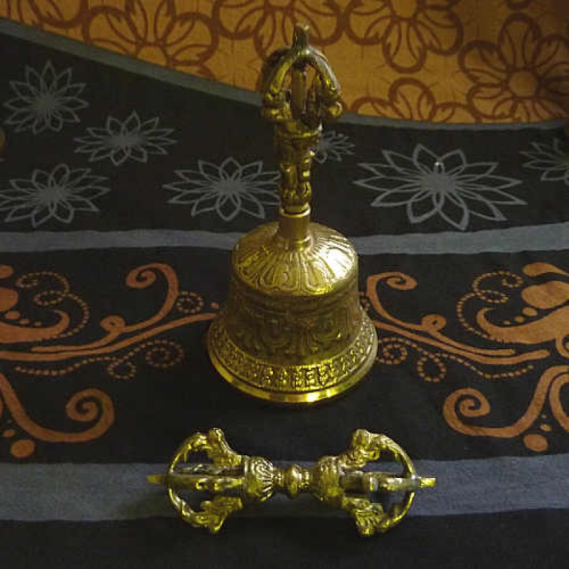 Tibetische Glocke Ghanta mit Dorje als Griff 18 cm Buddha Vajrayana Klangschale