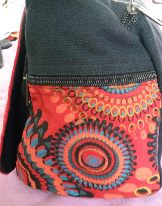 Preview: Umhängetasche Ganesha aus Nepal rot  Detailansicht