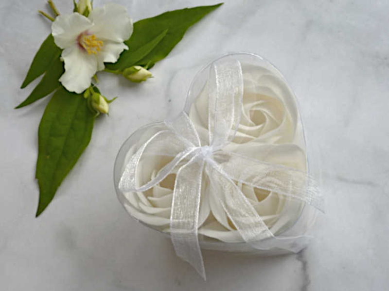 3 weiße Seifenrosen Geschenkset