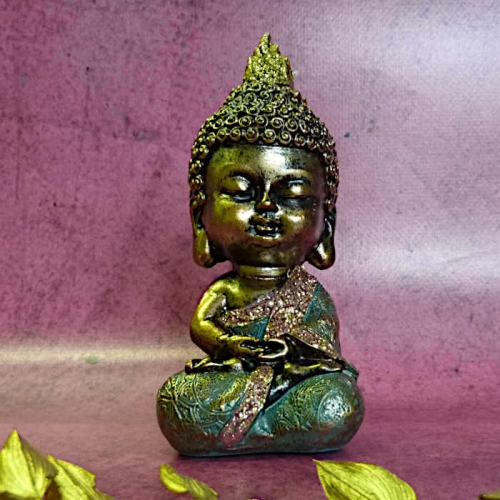 Niedlicher meditierender Baby Buddha