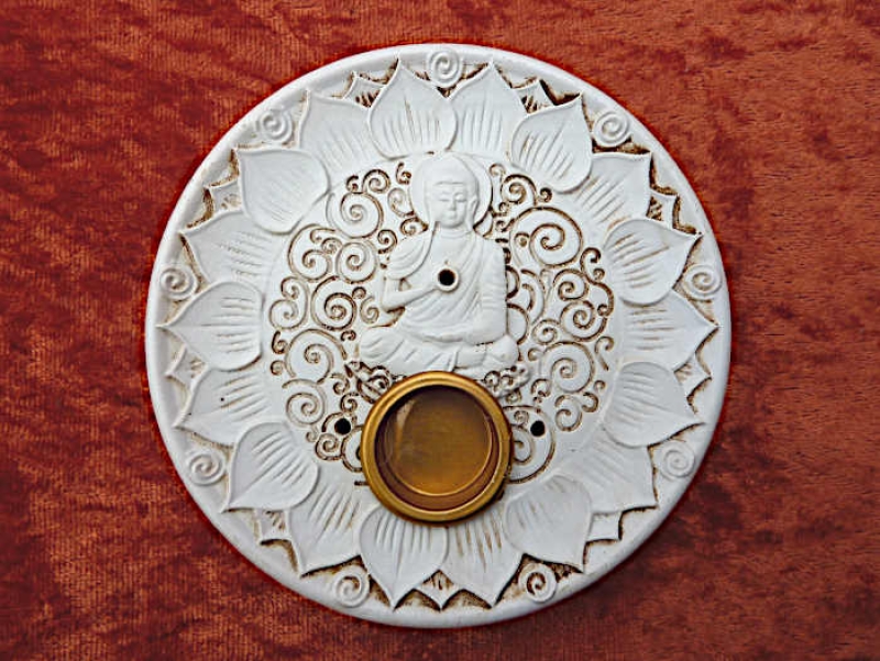 Buddha Lotus Räucherhalter für Stäbchen und Kegel weiss