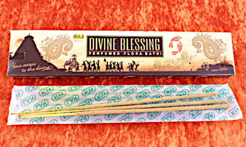 Divine Blessing Flora Bathi Masala traditionelle indische Räucherstäbchen RAJ 25g