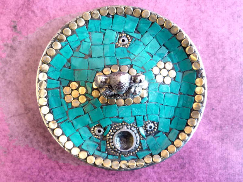 Räucherkegelhalter Ganesha, Weissmetall mit türkisem Mosaik