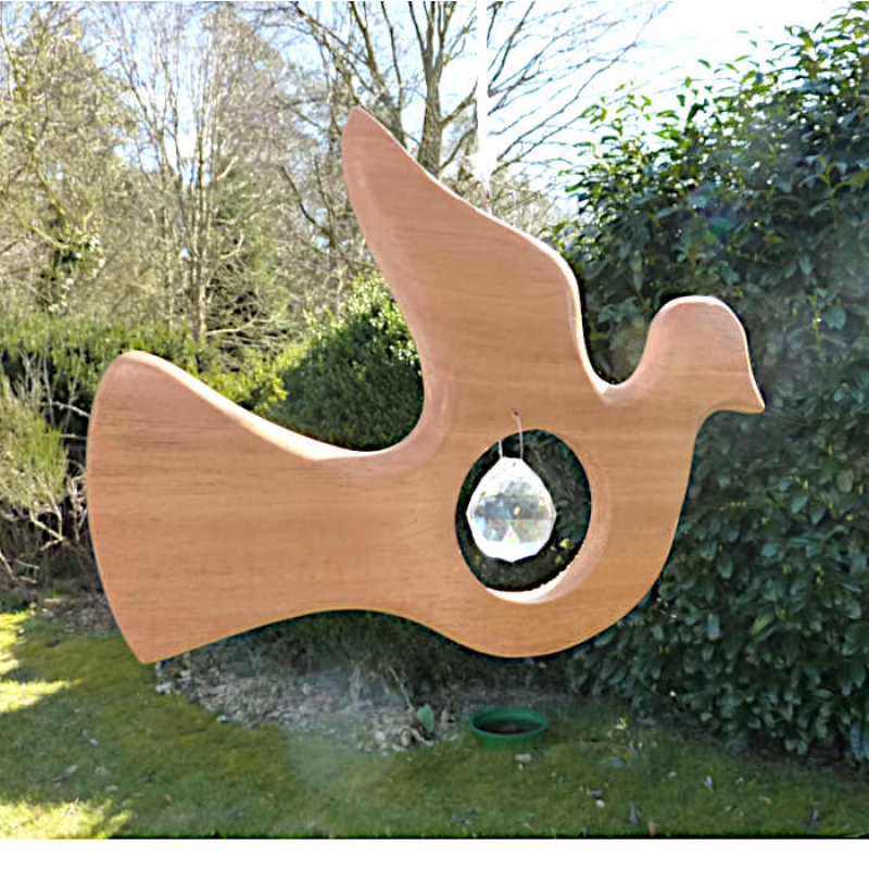 Friedenstaube mit Kristallkugel zum Hängen Suncatcher Mobile
