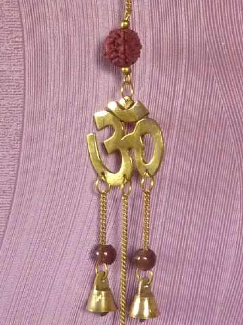Messing Glöckchenstrang mit 3 OM  und   Rudraksha-Perlen