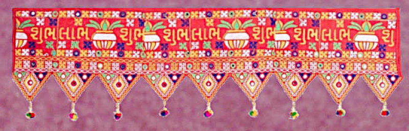 Traditioneller indischer Thoran rot-bunt