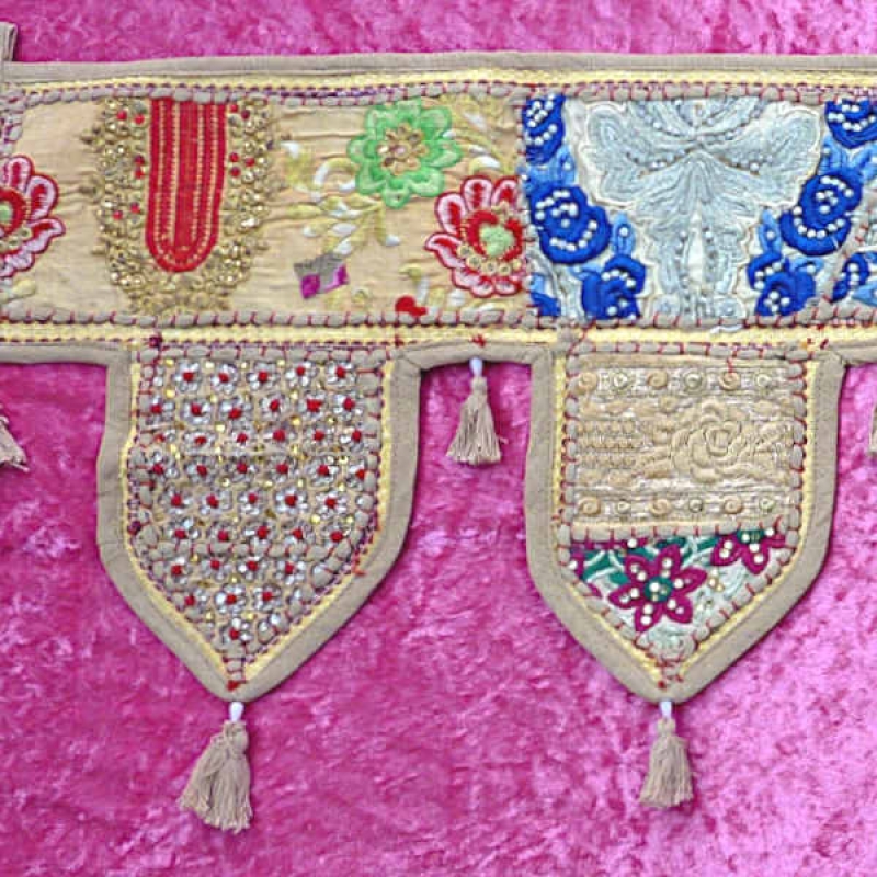 Thoran Türbehang sandfarben mit Pailetten und bunten Stickereien