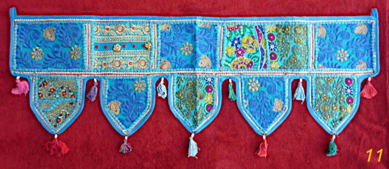 Thoran Türbehang türkis-blau mit Pailetten und bunten Stickereien