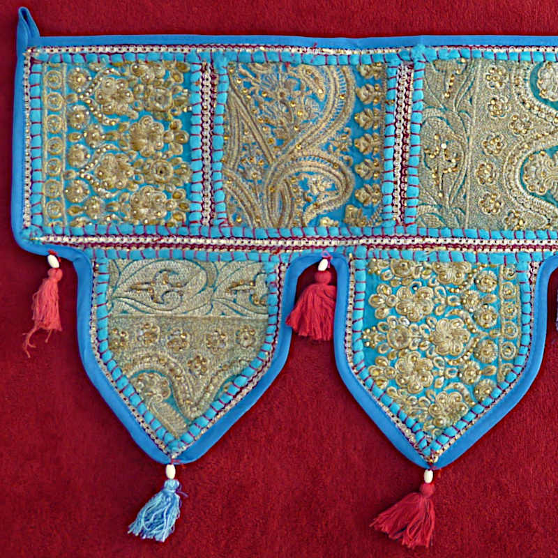 Thoran Türbehang türkis-blau mit Pailetten und bunten Stickereien