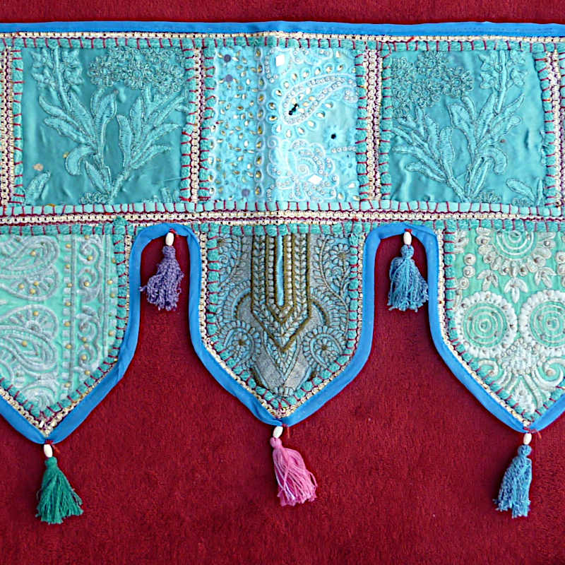 Thoran Türbehang türkis-blau mit Pailetten und bunten Stickereien