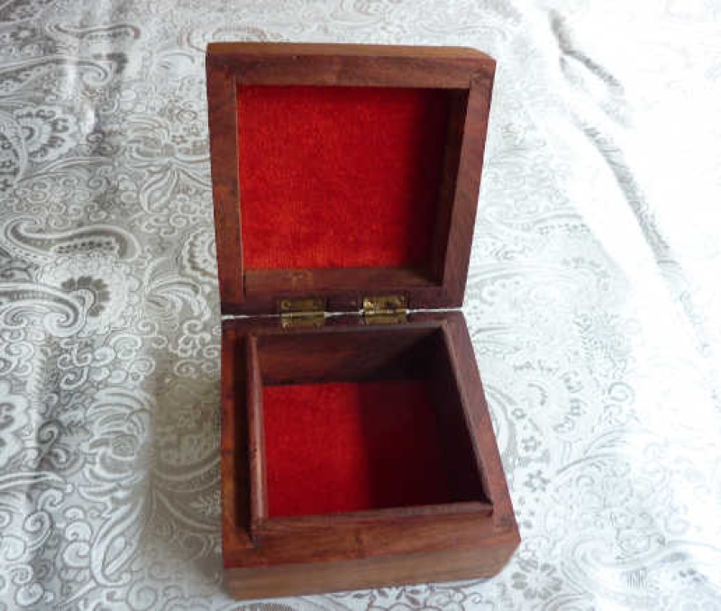 Indische Holzdose Lebensbaum 10x10cm