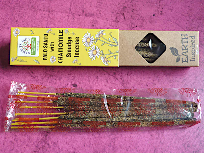 Smudge Räucherstäbchen Palo Santo Kamille Namaste India