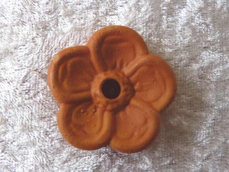 Kleiner Räucherstäbchenhalter Blume aus Ton