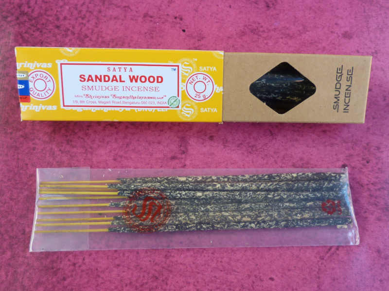 Satya Smudge SticksSandalwood Sandelholz  Räucherstäbchen