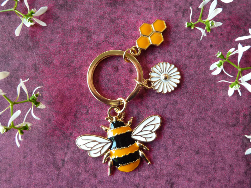 Schlüsselanhänger Biene mit Blume und Wabe