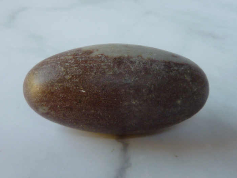 Shiva Lingam Stein aus dem Narmada-Fluss in Indien