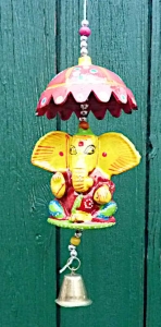 Ganesha rot mit Glocke und Schirm  Lack-Mobile