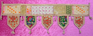 Thoran Türbehang sandfarben mit Pailetten und bunten Stickereien